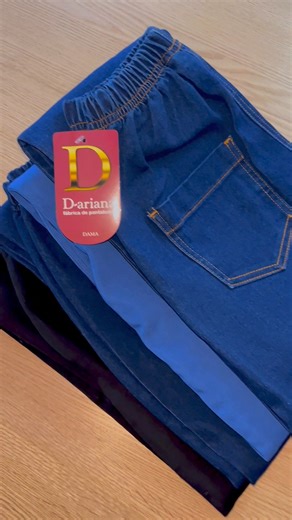 Los clásicos de mezclilla, modelo strech. ¡El pantalón Aura está aquí! Encuéntralo en todas las tallas y disfruta de nuestra promoción especial. Dariana tiene tu talla! 👖 | Dariana Fábrica de Pantalones