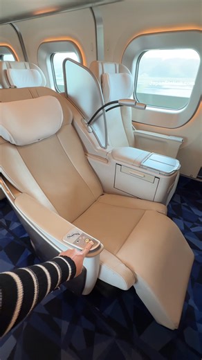 Tohoku Shinkansen Gran Class offers the most refined way to experience Japan by rail. On the Tohoku Shinkansen from Tokyo to Shin-Aomori, every detail is designed for comfort and calm. Fine seasonal meals, quiet service, and the beauty of northern Japan at 300 km/h. | Japan Station