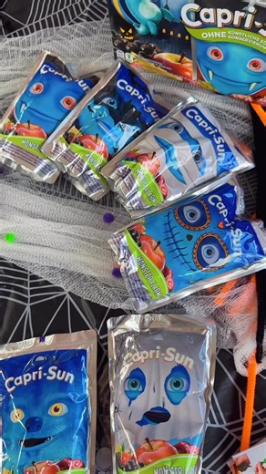 Hol dir den gruselig-fruchtigen Geschmack! 👻 Capri-Sun Monster Alarm sorgt in der limitierten Spooky Edition mit 7 gruseligen Beutel-Charakteren für extra viel Spaß 🎃 ab sofort im Handel! | Capri-Sun