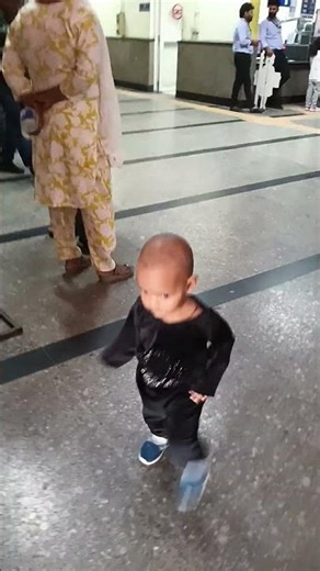 ticket online aur baat hai#aata nahin 😱🏙️