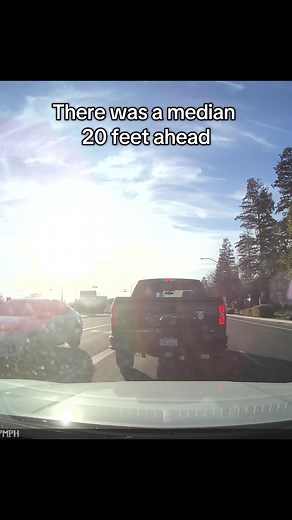It’s really not that hard to drive correctly #instantkarma #fyp #instantkarmadriving #dashcam #baddriversoftiktok #dashcamvideos #baddriver #karma #559 #fresno