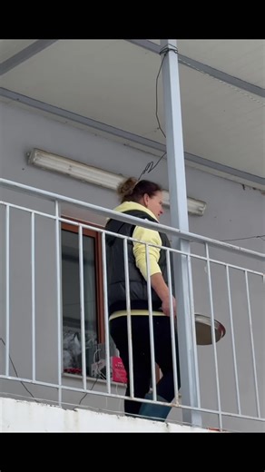 Part 2. A Snowy Day in the Life of a Villager ❄️🔥 Pure Winter ASMR! 🤯🏔️ Snow blankets the mountains, smoke rises from chimneys, and the quiet sound of footsteps in fresh snow sets the tone for a peaceful winter day. 🏡❄️ Inside, the fire crackles gently while daily village routines continue—simple, slow, and deeply connected to nature. 🔥🤍 In this video: ❄️ Morning chores in the snow 🔥 Firewood, warmth, and cozy moments 🏔️ Pure winter village atmosphere No rush. Just snow, fire, and timele