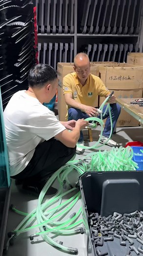 快来瞧一瞧，就是什么操作？QiLanAircooler#Industrialaircooler#工业冷风机#Mobileaircooler#移动冷风机#Evaporativeaircooler#蒸发式冷风机#aircooler#冷风机#空气冷却器#Environmentallyfriendlyairconditioning#环保空调#Installationtutorialforaircooler#冷风机安装教程#MadeinChina中国制造