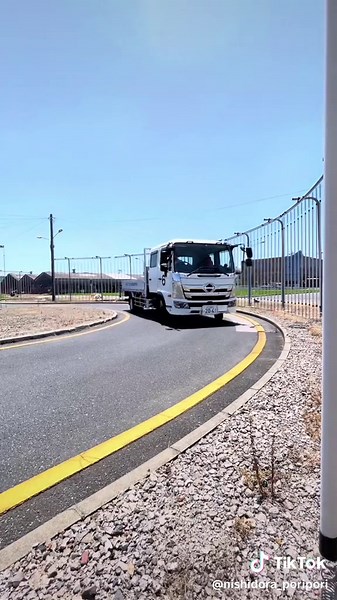 最大積載量と車両総重量の違い分かりますか〜😽#西ドラ #教習所 #車 #自動車
