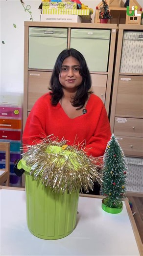 🎄Festive Bucket Fun 🎄 What’s in the bucket today? Bubbles, a dancing Christmas tree, and lots of opportunities for language, attention and turn taking. Bucket time is such a fun and engaging way to build listening, anticipation and shared joy and adding a festive twist makes it even more exciting for little ones this Christmas. Simple activities. Big smiles. Meaningful moments. Merry Christmas #unlockinglanguage #speechtherapy #christmas #festiveseason | Unlocking Language