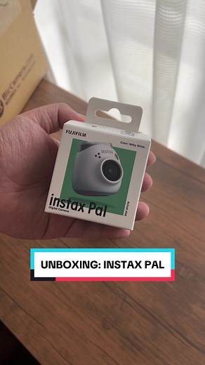UNBOXING: The Smallest Instax Digital Camera - Instax Pal