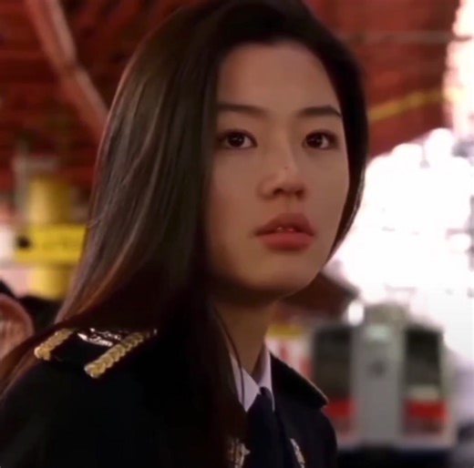 The Stunning Beauty of Jun Ji Hyun