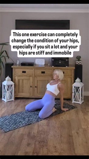 One of the best exercises for loosening the hips👌 It also engages the glutes, thighs, and core 💪 Squeeze your glutes when you go up and engage your core throughout 👍 Save,share and follow for more effective tips ♥️♥️♥️ #homeworkouts #busywoman #tips #women #mother | fit busy mum