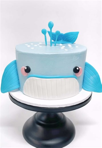 Make our Wally Whale cake with us. #cakedecorating #homemadecake #cakekit #cakehacks