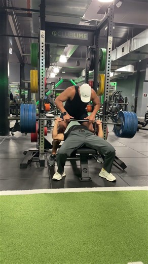Assisted bench on 180kg #benchpress #gym #power