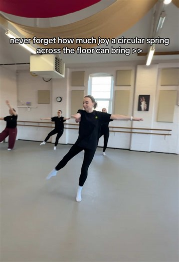 It’s circular spring season 🥰 #Jazz #ISTD #Dance #dancers #dancetraining
