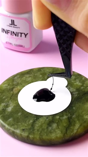 LymeeBeauty® Lashes Manufacturer on Instagram: "What can I do if there is too much glue on lashes?🥹 Follow us and learn more tips🙌💕 👇 UNLOCK THE REFLECTION: 🛒 WEB: lymeebeauty.com 📲 APP: Download → CODE “APP20” = 20% OFF! #christmas #lashglues #lymeebeauty #lashtips #lashlover #lashartist #lashbeginners #lashextensions #californialashes #houstonlash #lashteach #eyelash #lashes #classiclashes #wlashes #lashglue #lashtweezer #cashmerelashes #sclashes"