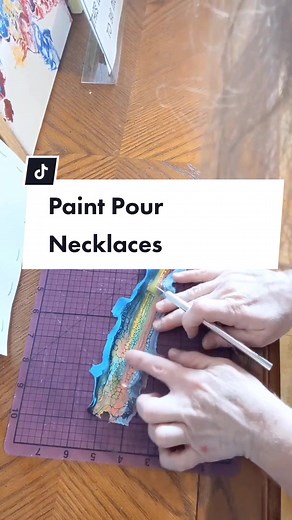 Using paint skins to create paint Pour pendants. #howto #pouring #fluidacrylic #fluidartist #paintpour #pendant #jewelry #iheartartstudios