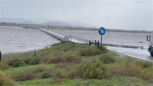 Cape of Storms Bridge by Nekkies, between Rawsonville and Worcester Live Traffic Updates during STORMY WEATHER & ROAD CLOSURES UPDATES please share our link to Family and Friends to keep them safe on the roads. WCLive Traffic and Safety Alerts Live Updates on Western Cape Roads and Surroundings Telegram - 14208 members WhatsApp – 11841 members TOTAL – 26049 members Please feel free to join via WhatsApp, Telegram or Zello Channel WHATSAPP CHANNEL LINK https://whatsapp.com/channel/0029VaIvKbaADTO7