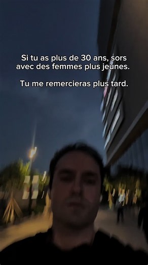 Tu as passé tes 20 ans à construire en silence. Pendant que personne ne te regardait. Vision, argent et discipline. À 30 ans, le rapport de force a silencieusement changé. Alors quand tu fais ce choix, certaines crient : « Tu veux juste contrôler. » « Tu es insécure. » C'est le discours de celles qui ont perdu leur levier sur toi. Rien de plus. Le temps est de ton côté. Pas du leur. Une femme est attirée par le statut. Un homme est attiré par la beauté. Ce n’est pas une opinion. C’est biologique