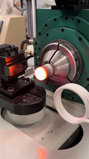 The cylindrical spinning sealing machine achieves one-time forming, replacing the need for welded heads.#machine #CNC #Round tube sealing machine#Round tube end capping machine