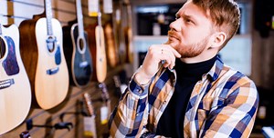 Classical vs Acoustic Guitar: The Differences   How to Choose | Music to Your Home