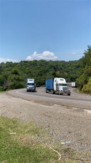 Freightliner Power 🔥🔥💪🏼💪🏼🇭🇳🇭🇳 #CA5Honduras #PesadosHn #TrailerosCatrachos #Trucking #Honduras #TruckSpotter #Camioneros #Freightliner | JuanRamos0947