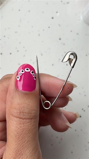 Trendy Minimal Nail Art On Short Nails ✨ | Simple Nail Art For Beginners | Pink Swirl Nails 💅