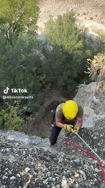 Rappelling Adventures: Thrilling Climbing Experiences