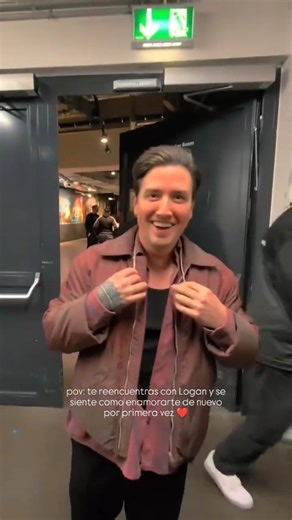 It's like I'm fallin' in love all over again for the first time and I know that it feels right Tiktok de leamaudara #BigTimeRush #BTR #BTRWorldWideTour | Mi mundo = BTR