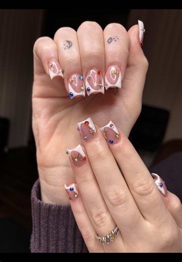 Rhinestone Frenchtips Tutorial: Sparkle Up Your Nails!