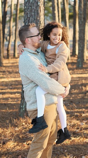 Hate it or love it… traveling with kids is BENEFICIAL. And here’s HOW ⬇️ That statement is supported by the findings of several studies and surveys, which suggest a strong connection between travel and positive outcomes for children, both academically and personally. Evidence from Educators: A widely cited survey by the Student and Youth Travel Association (SYTA) of U.S. teachers found that a majority believe travel has a very positive impact on students’ personal development and extends to thei