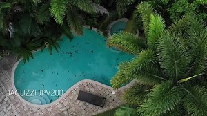 Jacuzzi Professional Grade Pool and Spa Vacuum, Rechargeable | Leslie's Pool Supplies