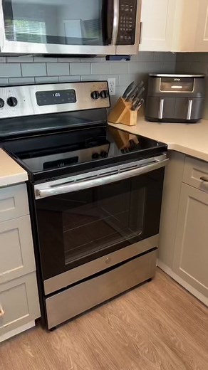 Effective Stovetop Cleaning with Scrub Daddy Power Paste