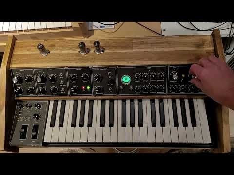 DIY Analog-Hybrid Synthesizer with Rene Schmitz Vakuum-Tube VCF