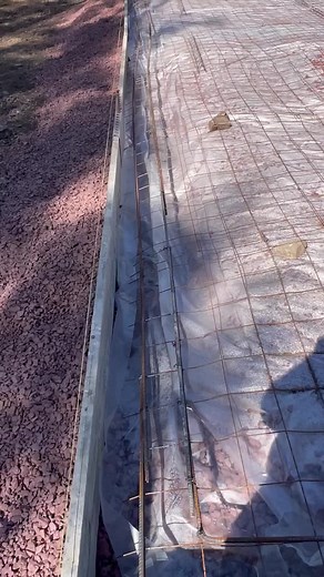Slab on grade done wrong… again. #fyp #fypシ #fail #construction #build #concrete #slab #foundation #home #diy #rebar #reinforcement #house #homeinspection #homeinspector #inspectiontherapy #inspectortok #realestate #wow #ohno #oops