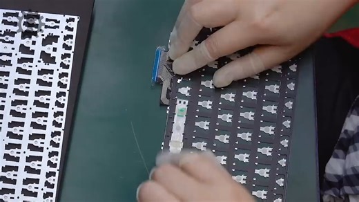 高端笔记本电脑的制作：深入工厂纪录片