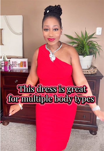 This dress is beautiful. I love the color. It pops. If you’re looking for a great date night dress, click the link to order yours today from @OYS_US #newyearnewyou2025 #newyearnewyou #tiktokshopcreatorpicks #dress #dresses