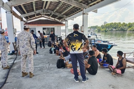 Malaysia searches for 14 missing Indonesians after a migrant boat sinks