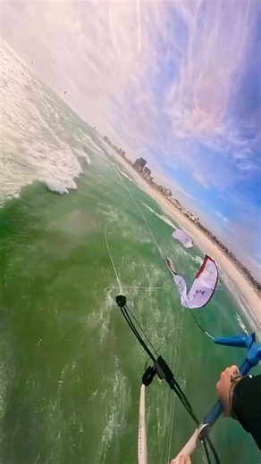 INSANE Kitesurfing Crash 😱 Can’t Get Worse Than This 🤯