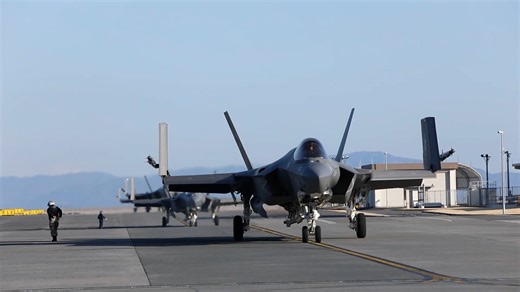 Sailors return home after deployment on USS George Washington