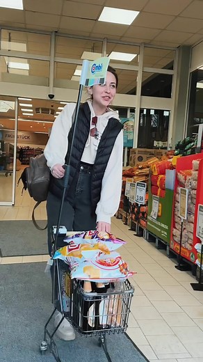 Grocery Shopping Tips: Navigating the Store Efficiently