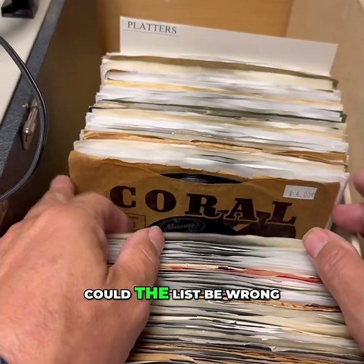 Reddit's 45 RPM Trend: Detroit Bob's Vinyl Secrets Revealed! #shorts