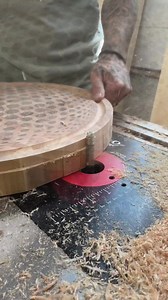 21K views · 309 reactions | Ohhh I love a good flush trim 襤 typically my 1/4 bits aren’t long enough to cut through the thicker cutting boards so I typically cut about a 1/4 of the way down and use a flush trim to clean them up 奈 #woodworker #woodworking #woodworkingtools #cuttingboard #cuttingboards | Two Moose Design | Facebook