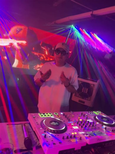 Rabu malam guysss ladies night di SKY PLATINUM CITY TETAP ONTOPP💅🔥 @DJ KIDD @My Ex #fyp #johor #indonesia #singapore #skyplatinumcityjb