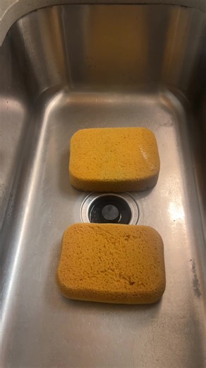 Enjoy this tide vs Gain both smell absolutely amazing what do you guys prefer? Hope you enjoy. ##thankyouforchoosingme##spongesqueezes🧽##foryoupage