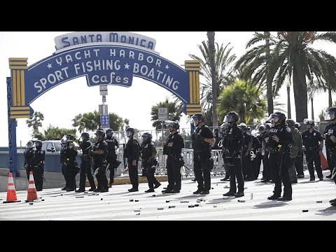 Santa Monica, Long Beach protests over George Floyd's death lead to looting, stores damaged | ABC7