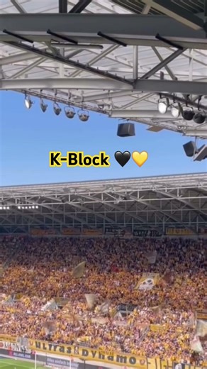 K-Block Dynamo Dresden 🖤💛 vs. Westkurve Kaiserslautern. #ultras #2bundesliga #dresden