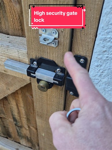 Replying to @bobbyboy139 These gate shed locks are now even cheaper so worth stepping your security up for this price! #homesecurity #garden #gate #locks #tiktokmademebuyit