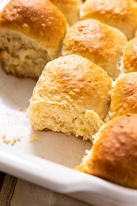 Honey Oat Dinner Rolls