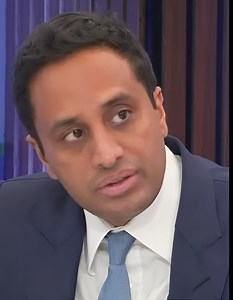 Two-tier policing isn’t a conspiracy theory. #ukpolitics #glastonbury #bobvylan #justicesystem #kneecap #reformuk #ziayusuf #nigelfarage #policing #reform #news #breakingnews #fyp | Zia Yusuf