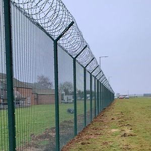 [Hot Item] Customized 358 Anti-Climb Security Wire Mesh Fencing Airport & Prison Anti Climbing Fence Panel
