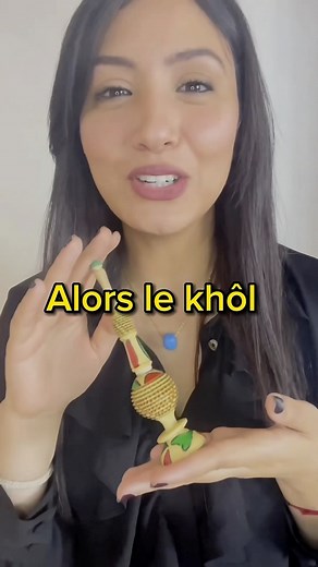 Ygal Boujnah on Instagram: "Aujourd’hui on va parler #maquillage Et plus particulièrement du #khol Ce maquillage traditionnel #maroc #marocain ou du #maghreb n’est pas sans risque et c’est vrai que je ne le conseille pas en tout cas en #france @doha.hamidallah se joint à moi pour nous expliquer ce que c’est vraiment ! Merci #peace #medecine #eyecare #sante"