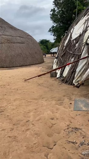 Patricia Naiara Kamayura | As flautas tiram toda tristeza da aldeia e anunciam que o kuarup se aproxima🏹❤️ #kuarup #kamayurá #Amazônia #brasil #indígenas | Instagram