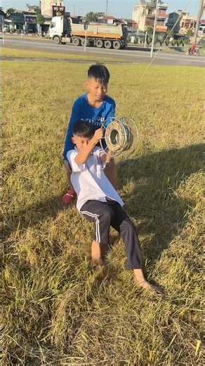 Flying and pulling kites is so much fun! #layangan #patang #kiteflying #layang-layang #kite #kites